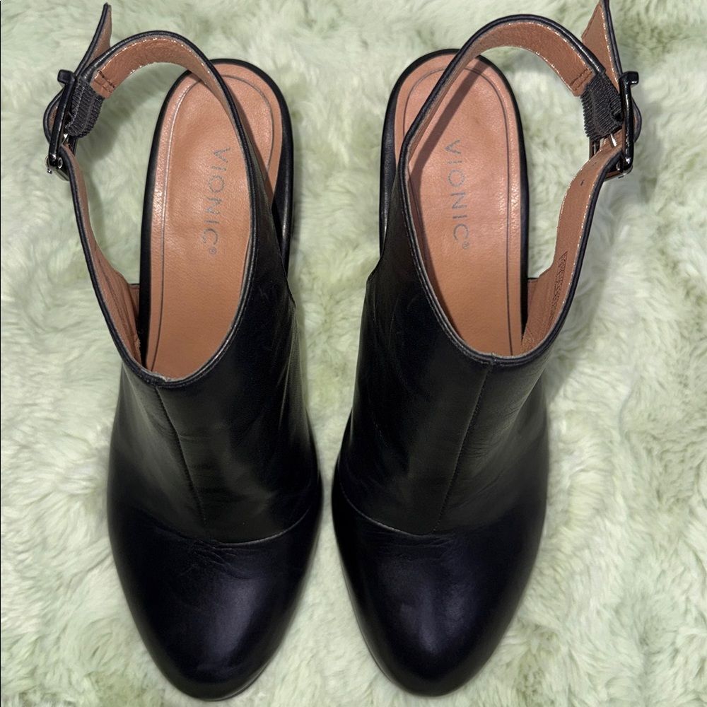 Vionic Lacey Block Heel Slingback shoes. - Picture 6 of 12